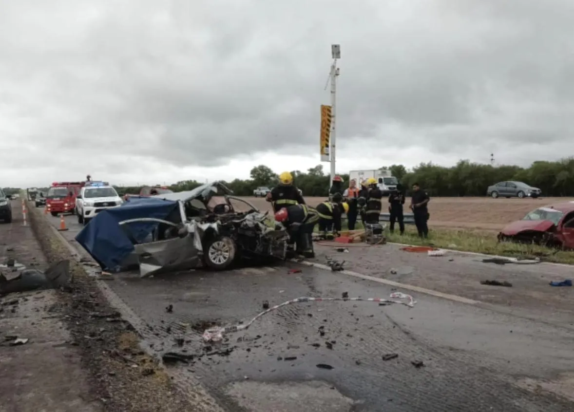Tragedia en la ruta 9: cinco muertos tras un brutal choque entre un ...